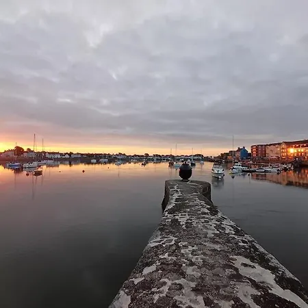 In Dungarvan * Dungarvan (Waterford)